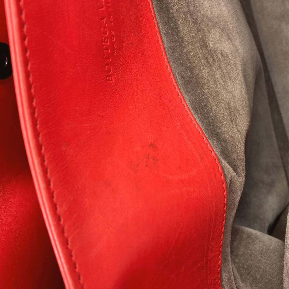BOTTEGA VENETA Red Intrecciato Tote Bag - Picture 15 of 16